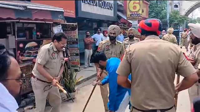 ਪੁਲਿਸ ਨੇ ਕੁੱਟ-ਕੁੱਟ ਕੇ ਭਜਾਏ ਧਰਨਾਕਾਰੀ ਨੌਜਵਾਨ