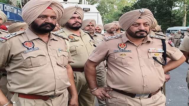 ਬਟਾਲਾ ਸ਼ਹਿਰ ’ਚ  ਗੋਲੀਆਂ ਚਲਾਉਣ ਦੀਆਂ ਘਟਨਾਵਾਂ ਨੂੰ ਅੰਜ਼ਾਮ ਦੇਣ ਵਾਲਾ ਵਿਅਕਤੀ ਗ੍ਰਿਫਤਾਰ :  ਡੀ.ਐੱਸ.ਪੀ ਸੁਖਇੰਦਰ ਸਿੰਘ