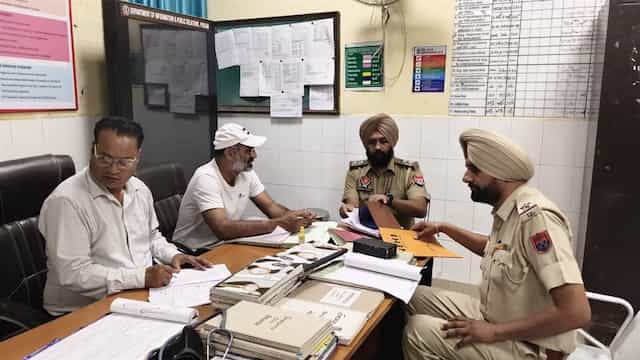 ਬਟਾਲਾ ਚ ਦੇਰ ਰਾਤ ਮੁੜ ਚੱਲੀਆਂ ਗੋਲੀਆਂ, ਗੋਲੀਆਂ ਲੱਗਣ ਨਾਲ ਦੋ ਨੌਜਵਾਨ ਜ਼ਖਮੀ , ਪੁਲਿਸ ਕਰ ਰਹੀ ਜਾਂਚ