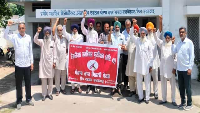 ਅਪ੍ਰੈਂਟਿਸ ਲਾਈਨਮੈਨਾਂ ‘ਤੇ ਪੁਲਿਸ ਕਾਰਵਾਈ ਖ਼ਿਲਾਫ਼ ਭੜਕੇ ਮੁਲਾਜ਼ਮ