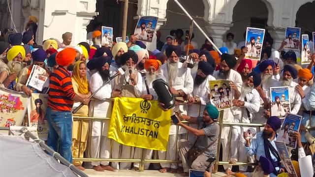 ਘੱਲੂਘਾਰਾ ਦੀ 42ਵੀਂ ਵਰ੍ਹੇਗੰਢ ਸਮਾਗਮ ਮੌਕੇ ਗਰਮ ਖਿਆਲੀਆਂ ਨੇ ਲਾਏ ਖਾਲਿਸਤਾਨੀ ਪੱਖੀ ਨਾਅਰੇ ਤੇ ਲਹਿਰਾਏ ਪੋਸਟਰ