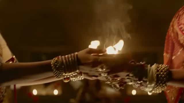 12 ਕਰੋੜ 'ਚ ਬਣਿਆ ਸੀ ਬਾਲੀਵੁੱਡ ਦਾ ਇਹ ਕਲਟ ਗੀਤ, 400 ਕਿੱਲੋ ਸੋਨੇ ਦੀ ਹੋਈ ਸੀ ਵਰਤੋਂ; ਰਾਜਸਥਾਨੀ ਮਹਿਲਾਂ 'ਚ ਹੋਈ ਸੀ ਸ਼ੂਟਿੰਗ